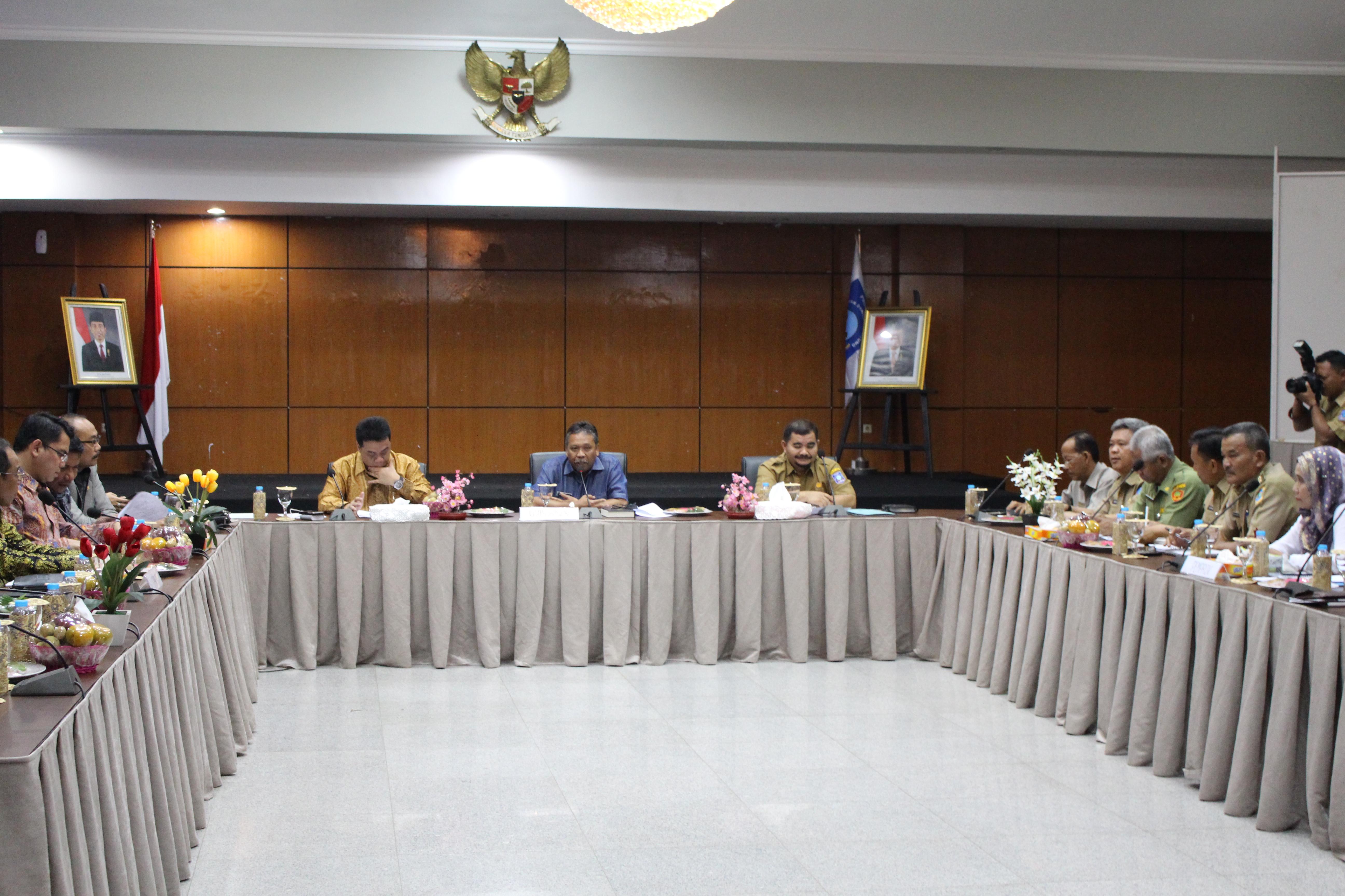 Gubernur Titipkan Aspirasi Pengangkatan Tenaga Honorer Ke DPR RI