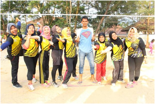 Tim Bola Volley Putri BKPSDMD Tundukan Tim Volley Dinas Pertanian