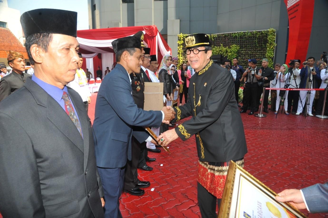 BKPSDM Babel mendapat penghargaan Menteri Yasonna H. Laoly