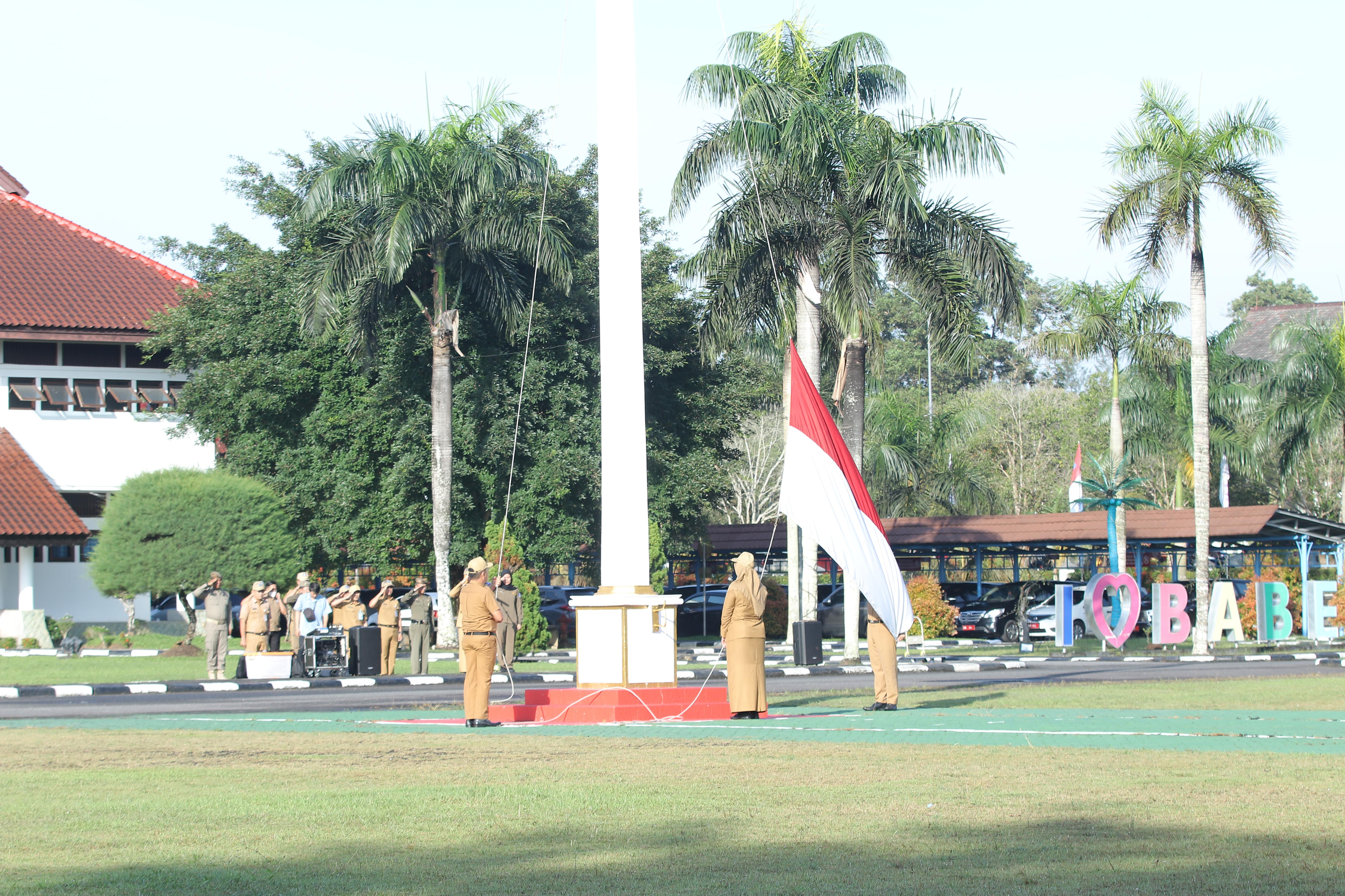 Pimpin Upacara Bendera, Susanti Sosialisasi PermenPANRB 1 Tahun 2023