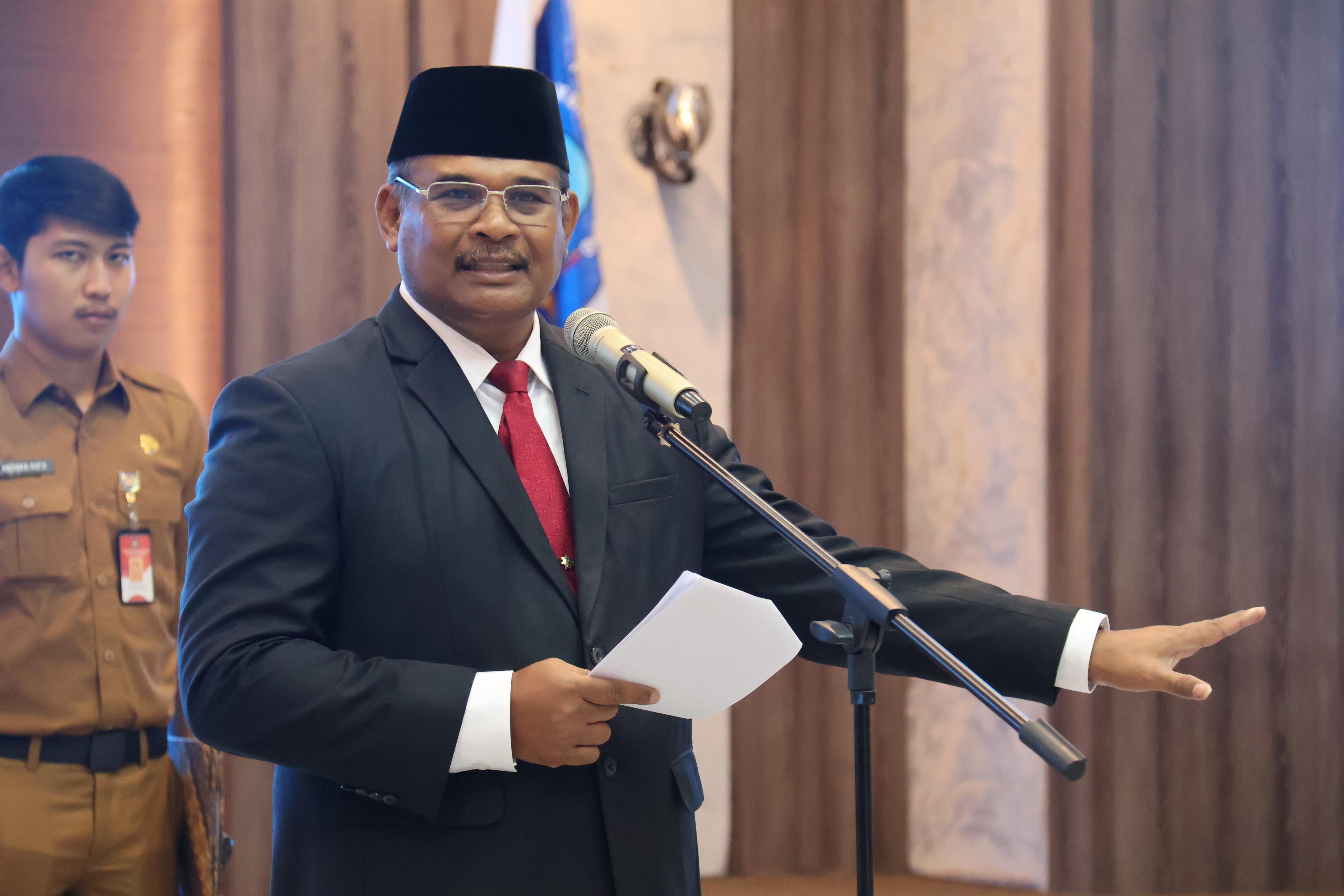 Pelantikan Kepala dan Pengawas Sekolah, Pj. Gubernur Safrizal Pesan Tularkan Prestasi