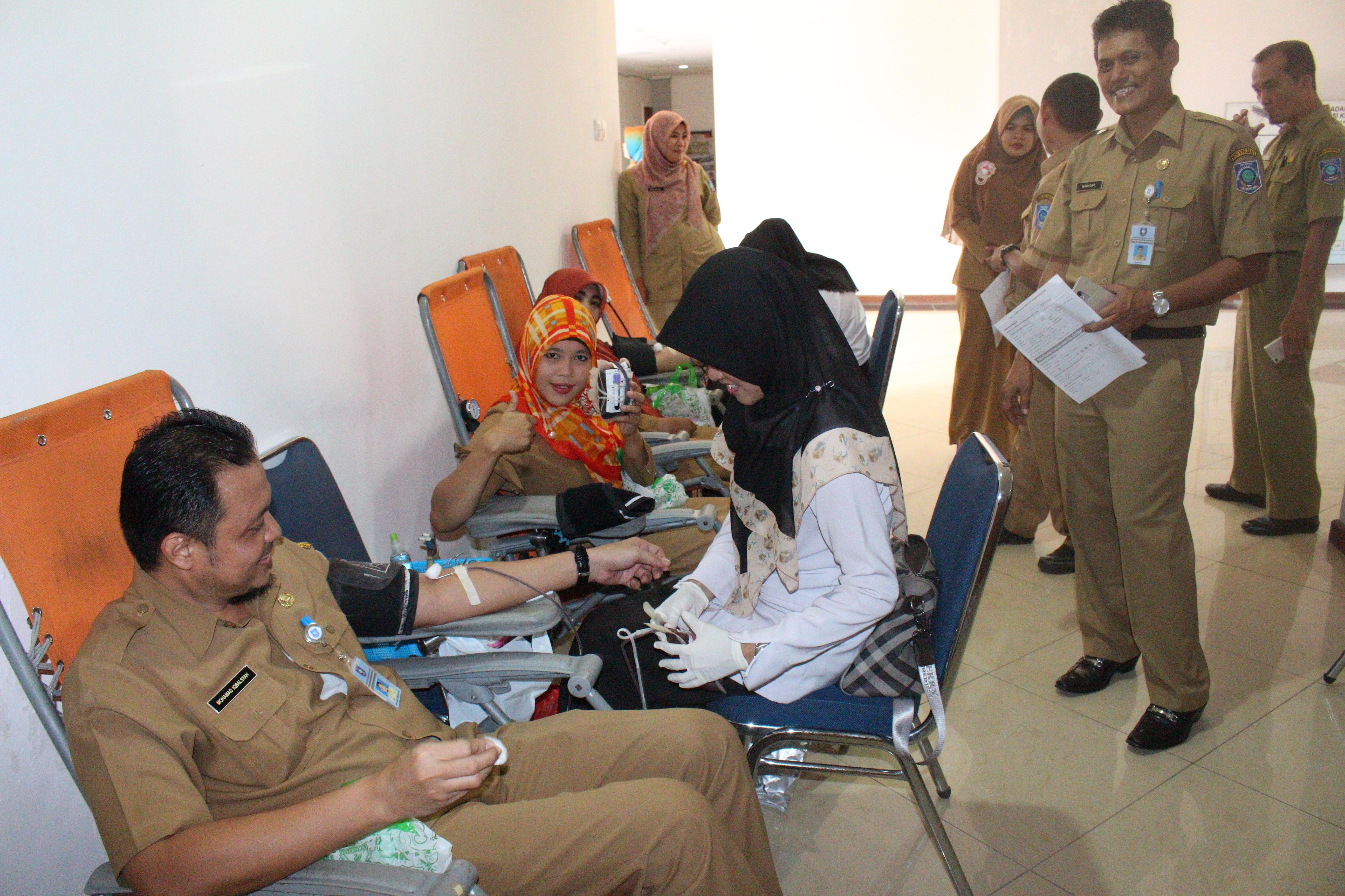 Pegawai BKD Pemprov Babel Sumbang 32 Kantong Darah