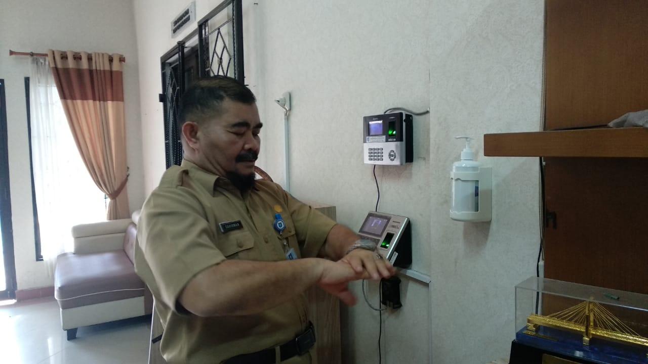 Sahirman Himbau Pegawai Terapkan Cara Pencegahan Penularan Covid-19