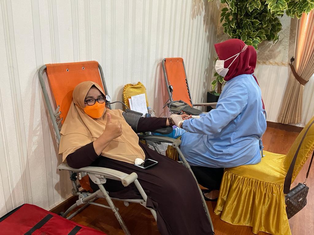 BKPSDMD Babel Akhiri Giat Jum’at Ceria dengan Aksi Donor Darah