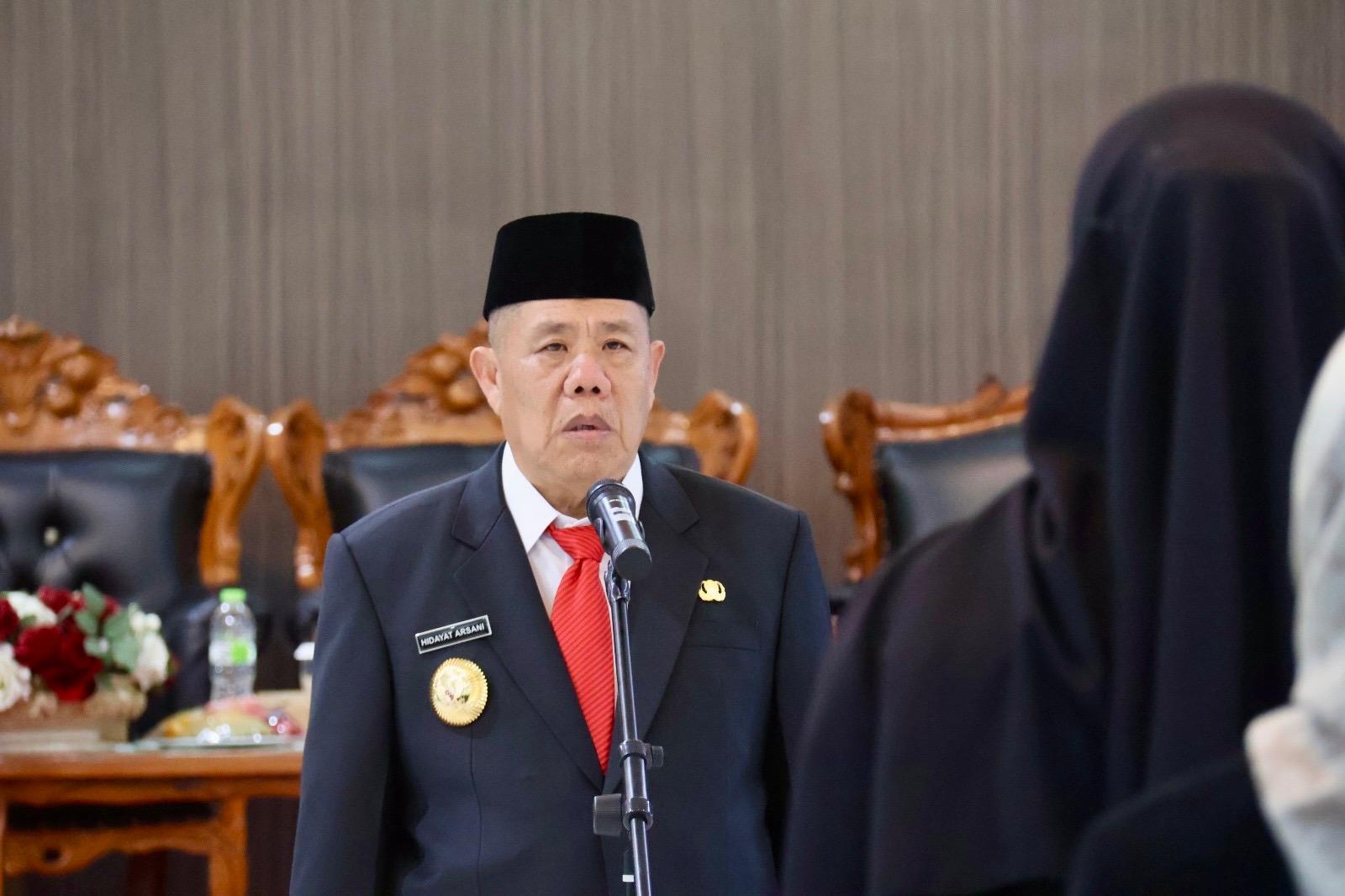 122 Pejabat Administrator dan Pengawas Tandatangani Kontrak Kinerja