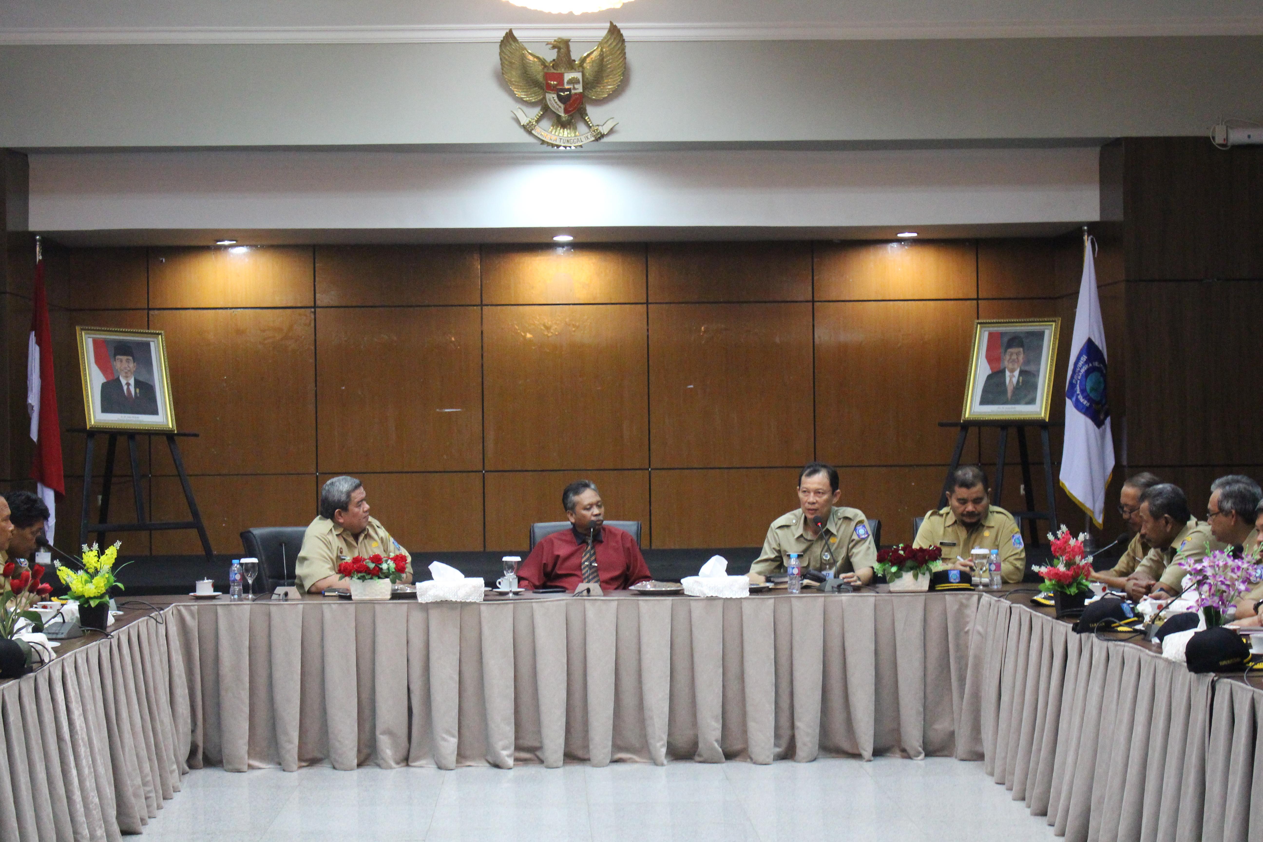 Gubernur Ingatkan PNS Jangan Bermain Politik