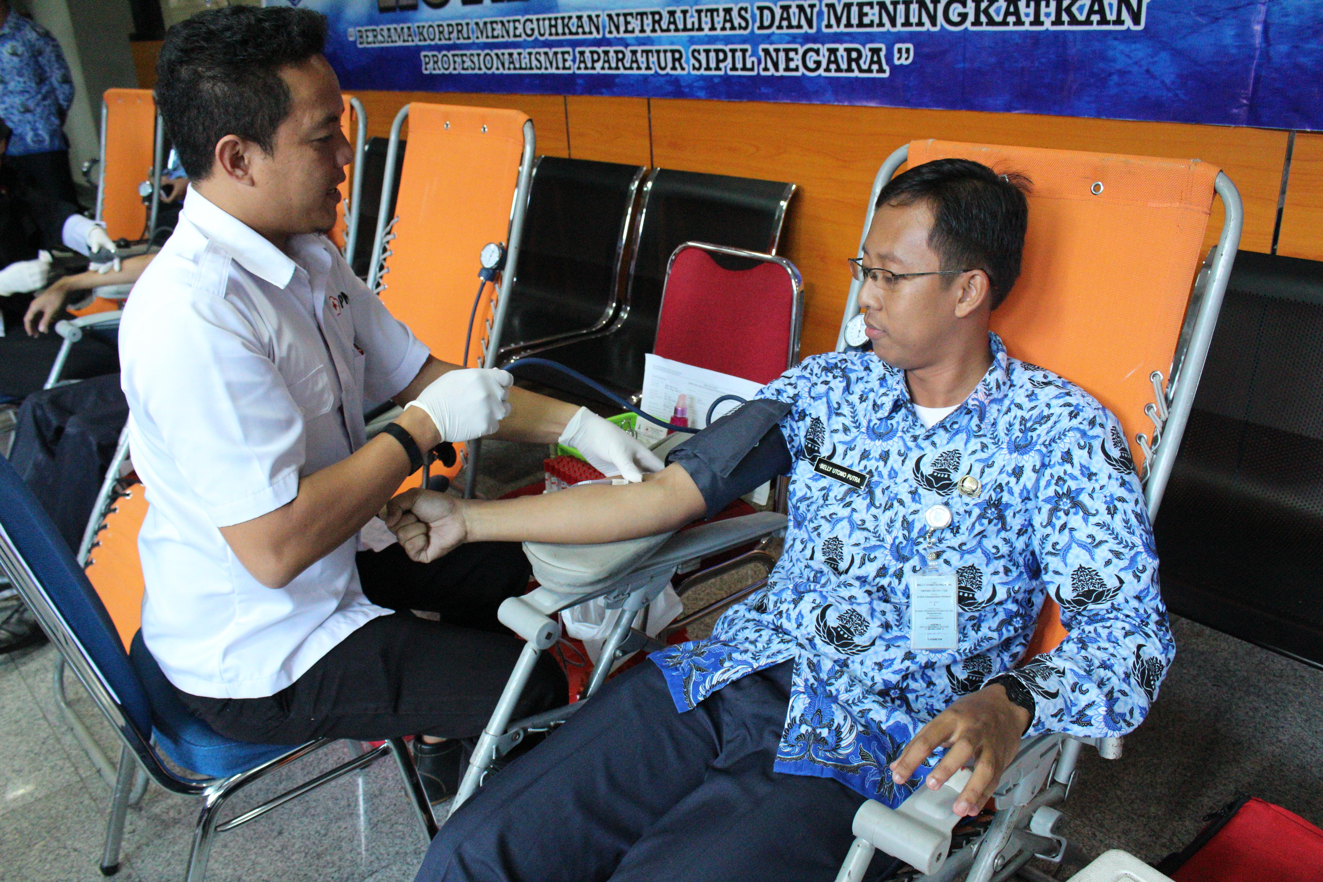 PNS Pemprov Babel Sumbang 52 Kantong Darah