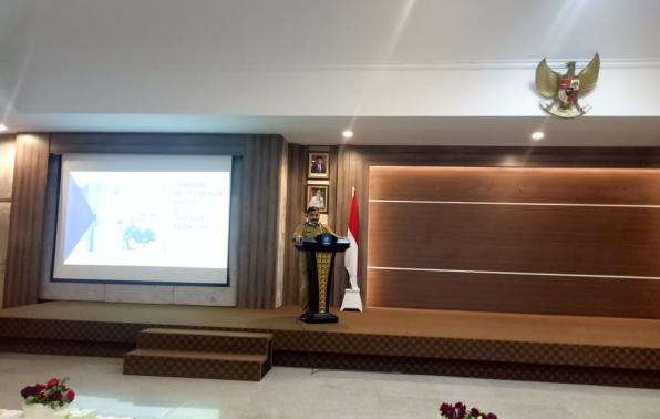 Sahirman, Kepala BKPSDMD Babel saat memberikan sambutan pada kegiatan Evaluasi dan Rekonsiliasi Data Kepesertaan Program JKK, JKM dan JHT Non-ASN di Ruang Pasir Padi, lantai 3 kantor Gubernur Babel, Air Itam, Pangkalpinang, Selasa (15/12/2020).
