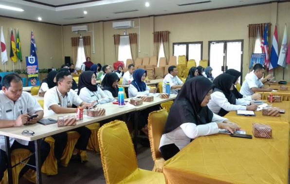 Suasana sosialisasi bersama narasumber dari Kantor Bahasa Kepulauan Bangka Belitung