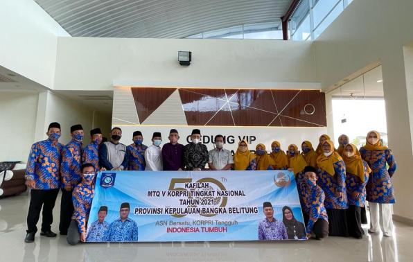 Wakil Gubernur, Abdul Fatah melepas rombongan kafilah utusan KORPRI Bangka Belitung untuk mengikuti MTQ KORPRI V Tingkat Nasional Tahun 2021 yang akan diselenggarakan di Kota Kendari, Sulawesi Tenggara, di Ruang VIP Bandara Depati Amir - Pangkalpinang, Sabtu (13/11/2021).